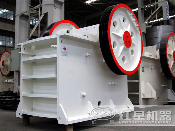 德版顎式破碎機(jī)實拍圖